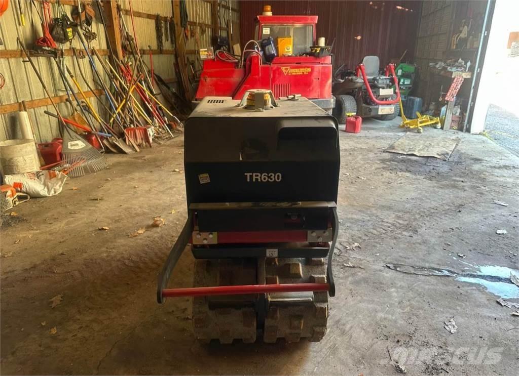  CP TR630 Cilindri compactori tractabili cu vibratii