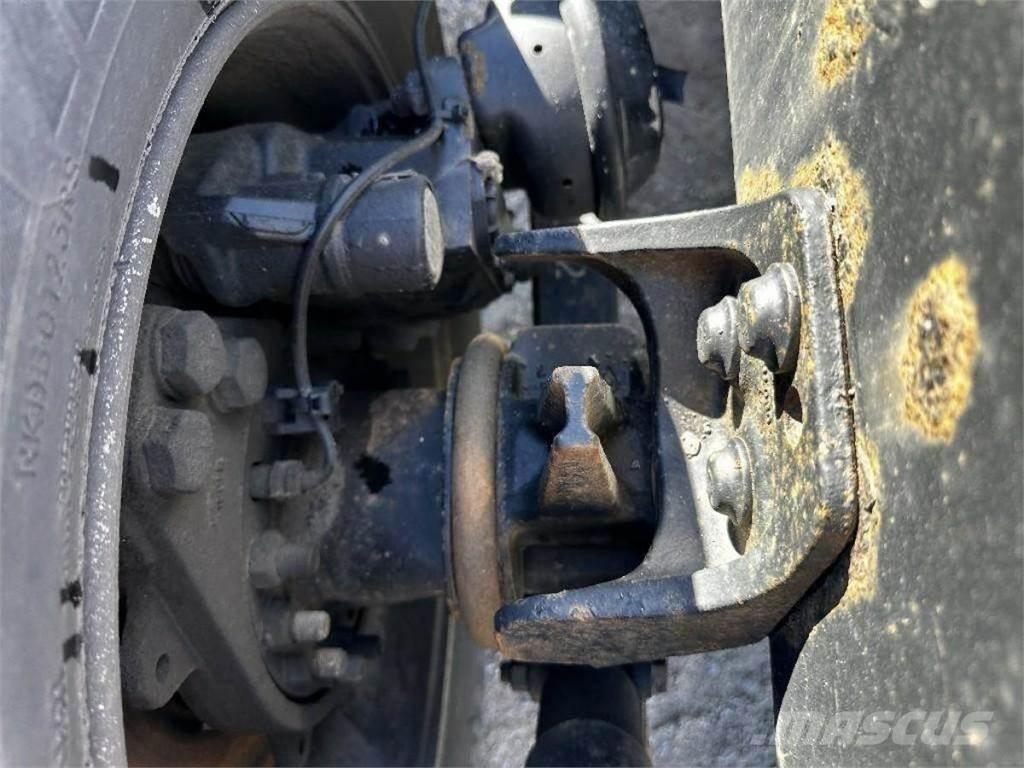  Dana LT625 Axe
