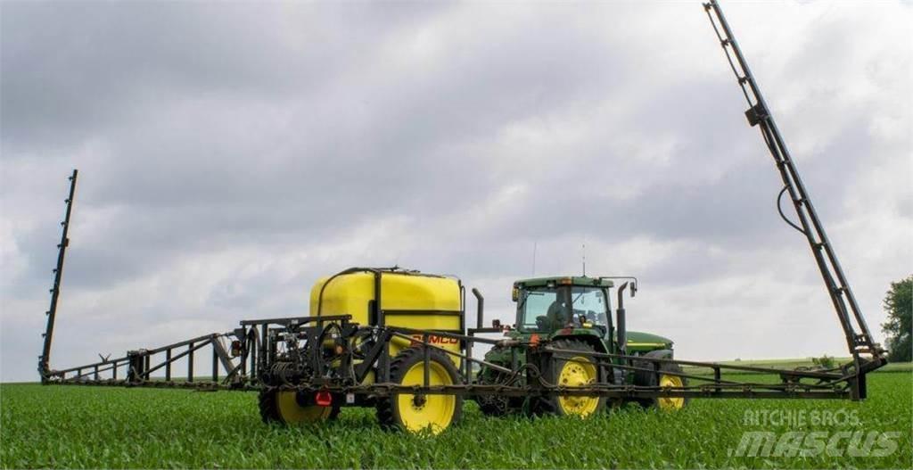 Demco 1250 Tractoare agricole sprayers
