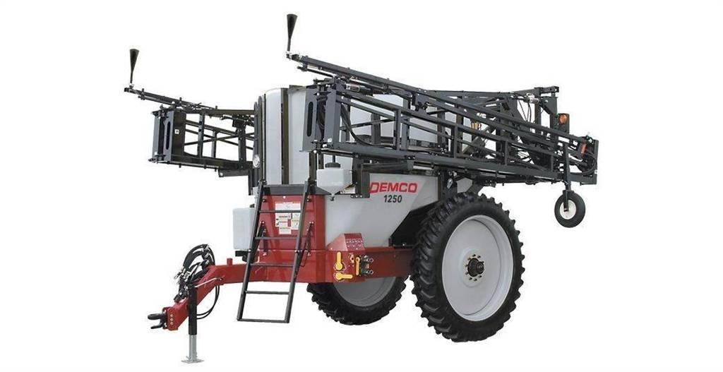 Demco 1250 Tractoare agricole sprayers