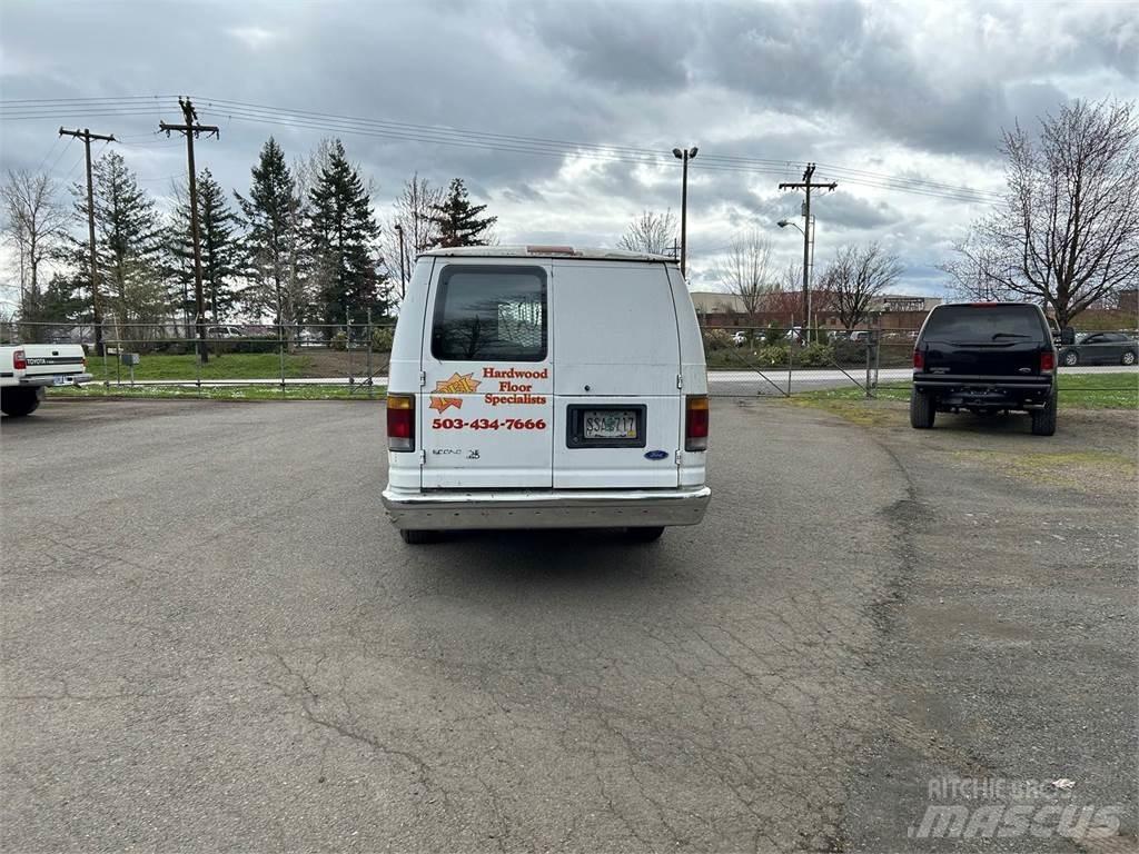 Ford E-250 Mini autobuze