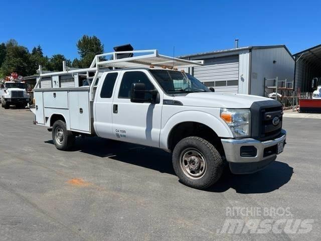 Ford F-350 Municipal/vehicul cu uz general