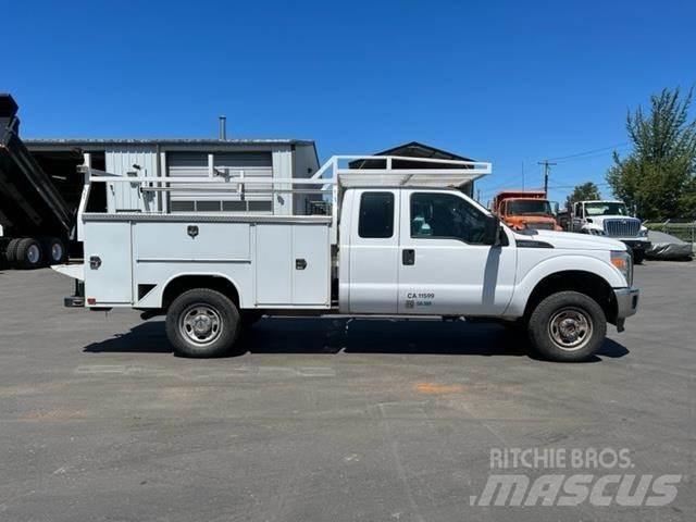 Ford F-350 Municipal/vehicul cu uz general