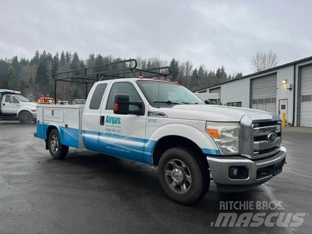 Ford F-350 Municipal/vehicul cu uz general