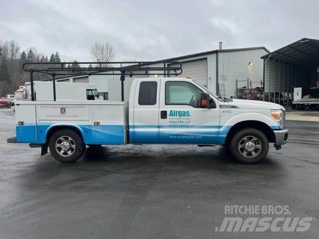 Ford F-350 Municipal/vehicul cu uz general