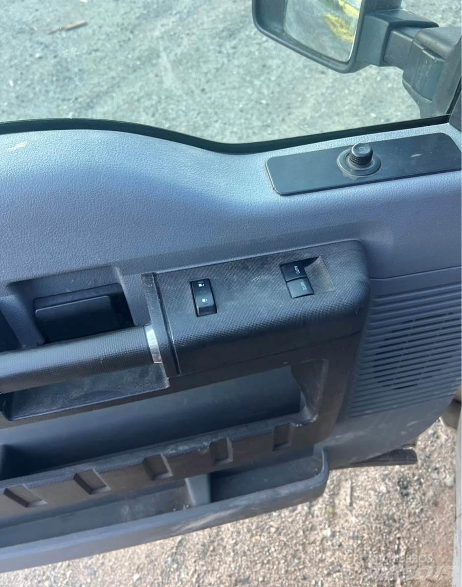 Ford F-350 Camioane platforma/prelata