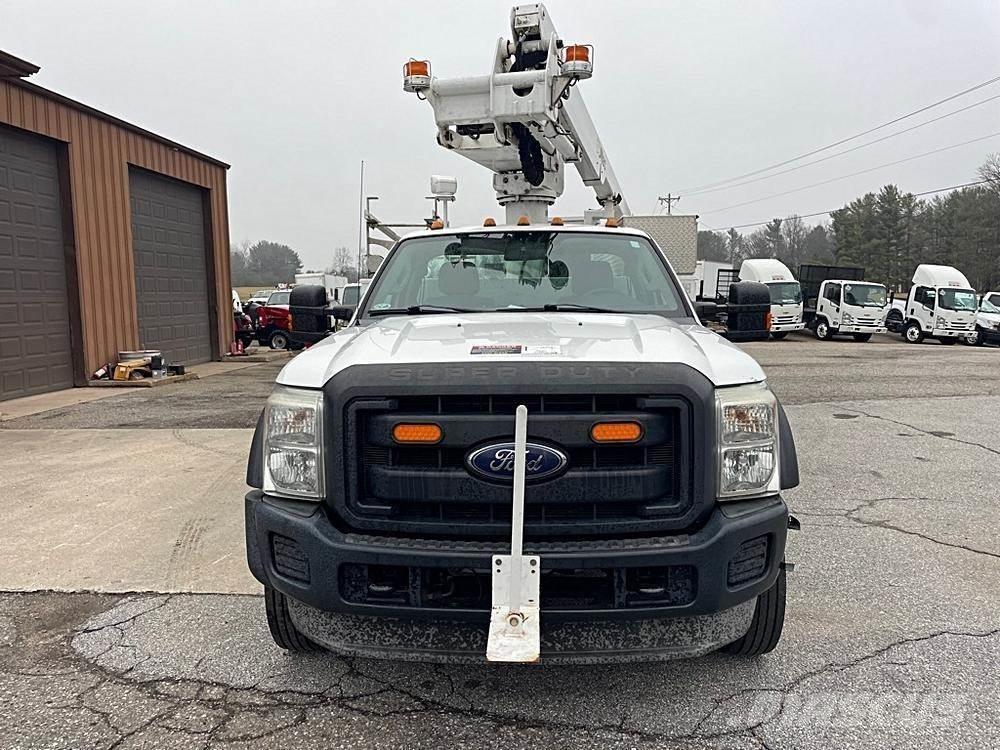 Ford F-450 Platforme aeriene montate pe camion