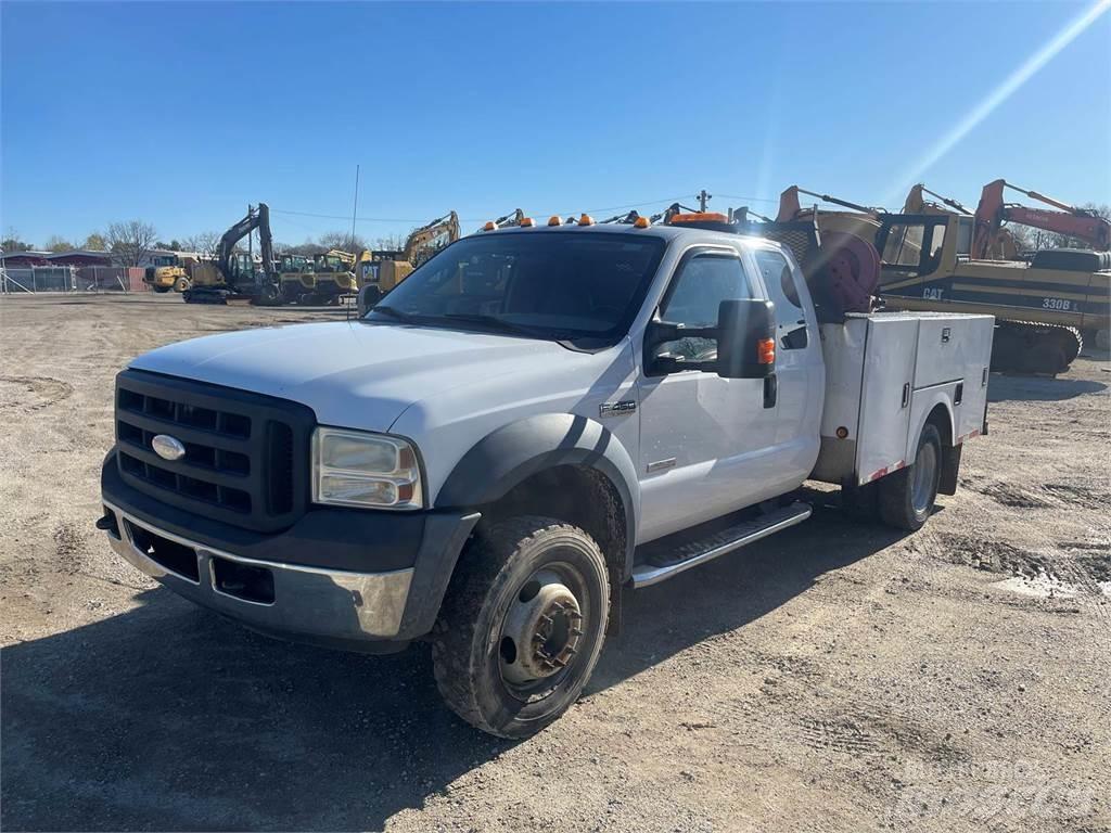 Ford F-450 Municipal/vehicul cu uz general