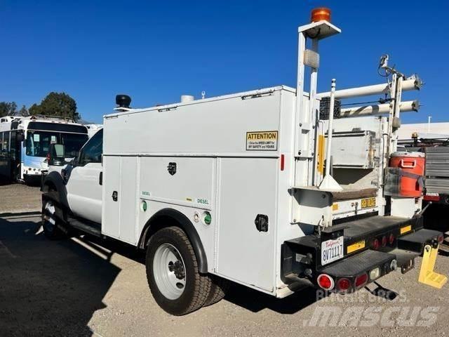 Ford F-550 Municipal/vehicul cu uz general
