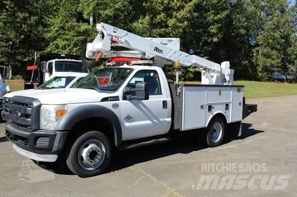 Ford F-550 Platforme aeriene montate pe camion