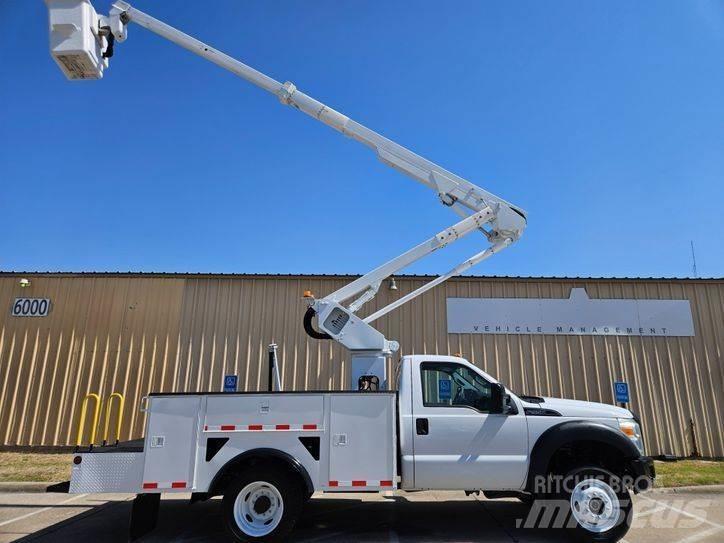 Ford F - 550 Platforme aeriene montate pe camion
