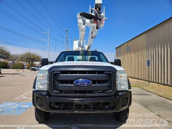 Ford F - 550 Platforme aeriene montate pe camion