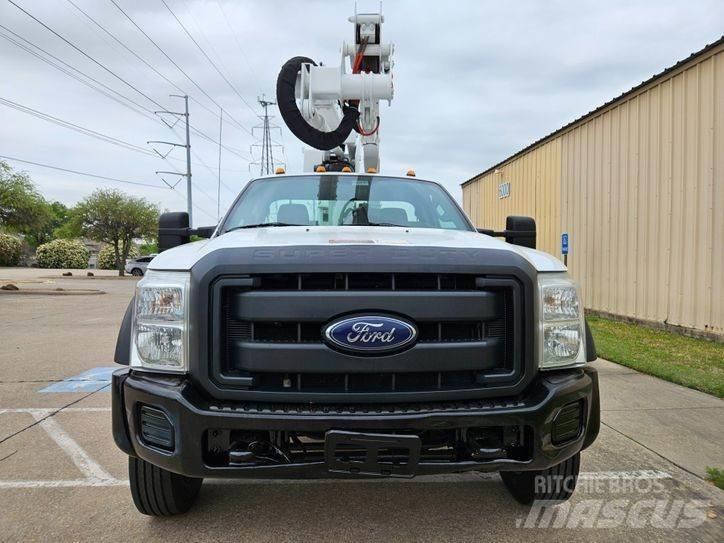 Ford F-550 Platforme aeriene montate pe camion