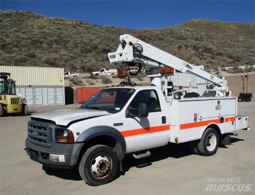 Ford F-550 Platforme aeriene montate pe camion