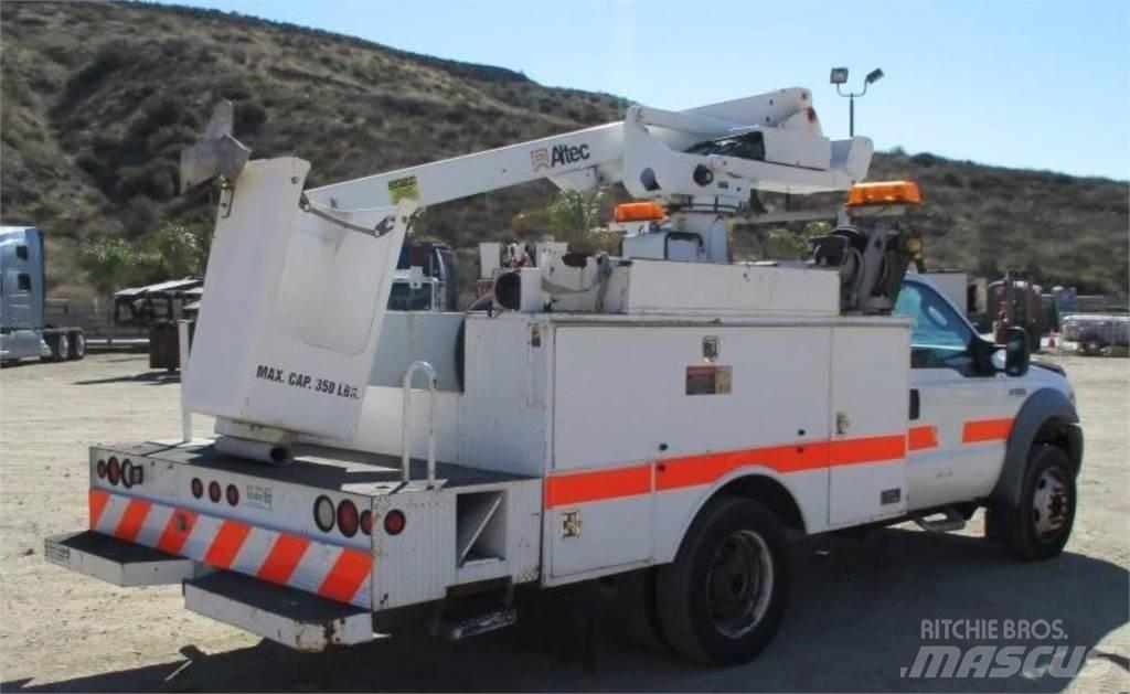 Ford F-550 Platforme aeriene montate pe camion