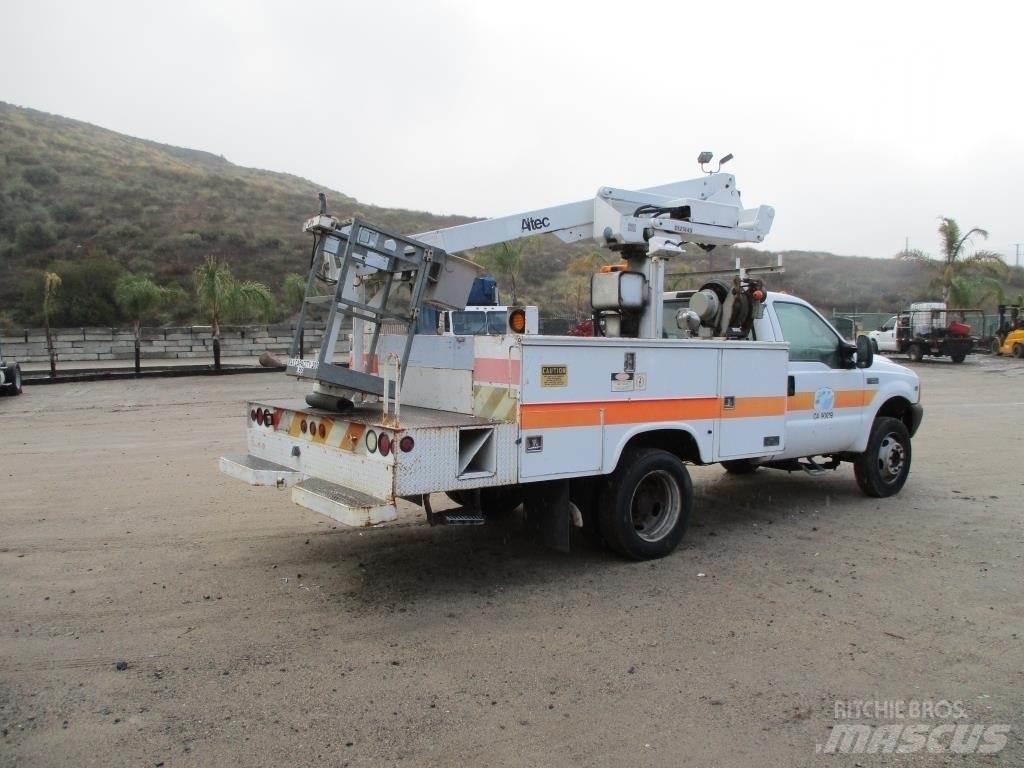 Ford F-550 Platforme aeriene montate pe camion
