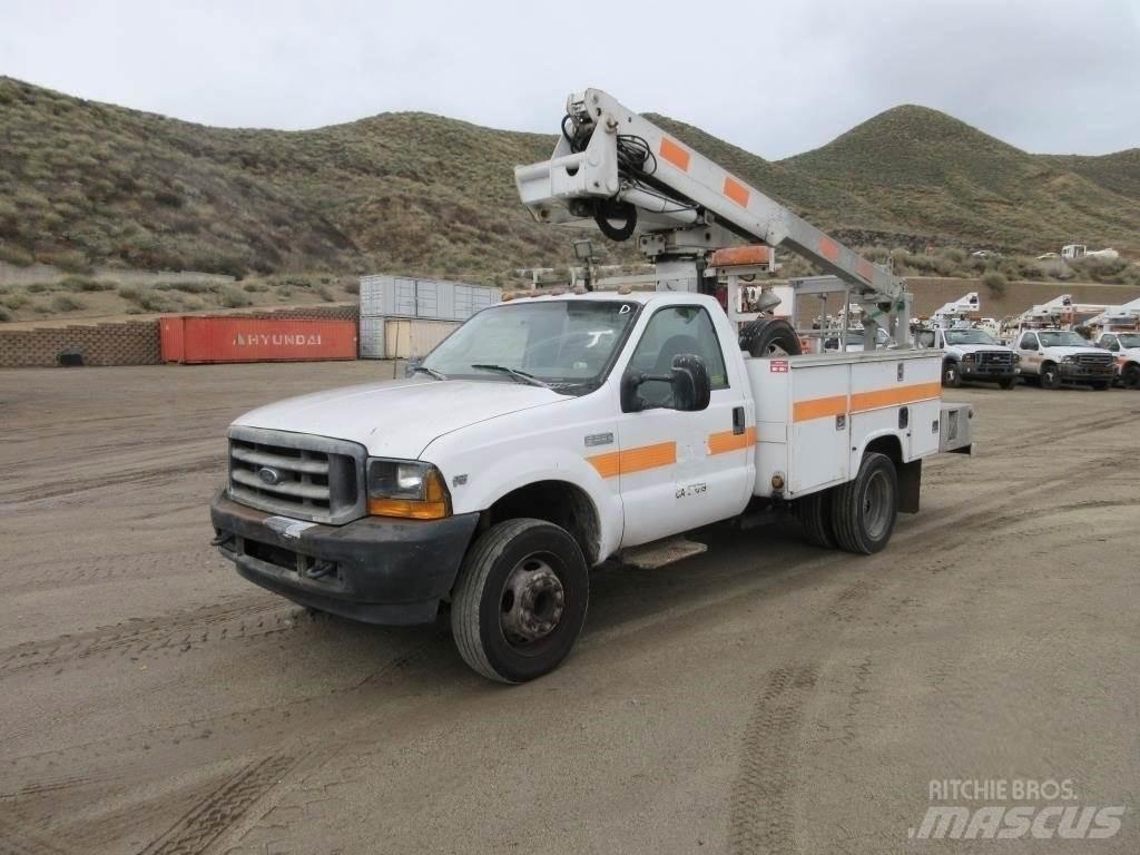 Ford F-550 Platforme aeriene montate pe camion