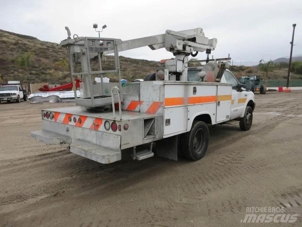 Ford F-550 Platforme aeriene montate pe camion