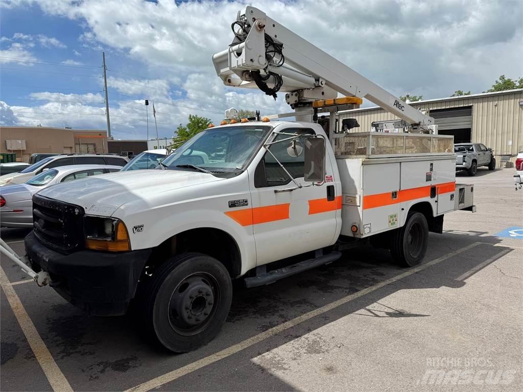 Ford F-550 Platforme aeriene montate pe camion