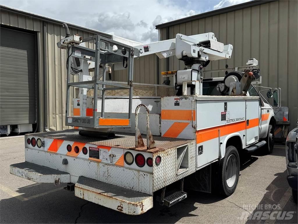 Ford F-550 Platforme aeriene montate pe camion