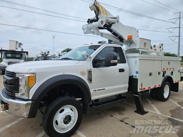 Ford F-550 Platforme aeriene montate pe camion