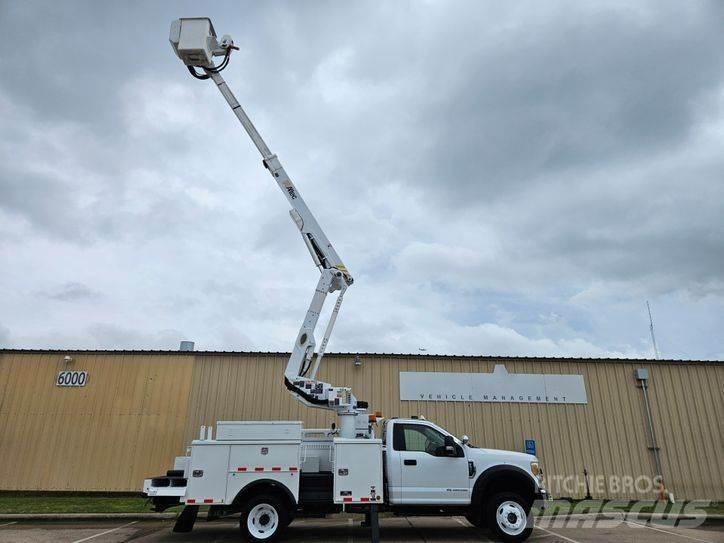 Ford F-550 Platforme aeriene montate pe camion