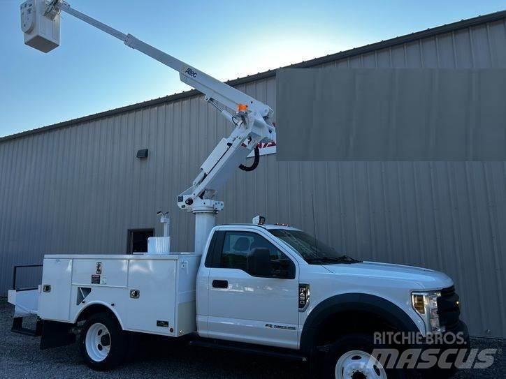 Ford F-550 Platforme aeriene montate pe camion