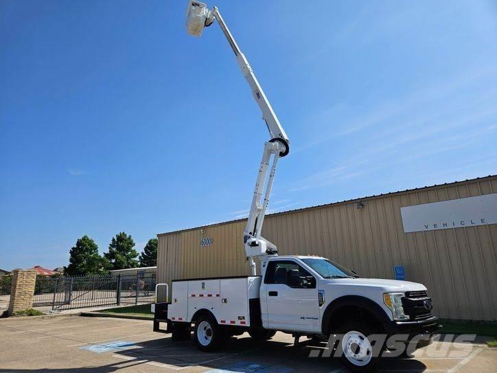 Ford F-550 Platforme aeriene montate pe camion