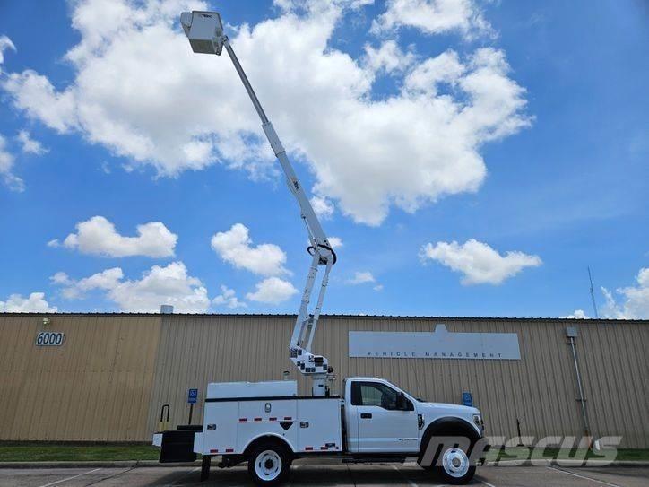 Ford F-550 Platforme aeriene montate pe camion