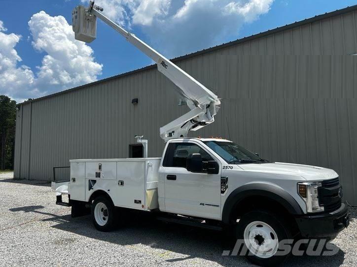 Ford F-550 Platforme aeriene montate pe camion