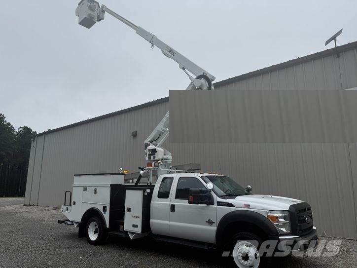 Ford F-550 Platforme aeriene montate pe camion