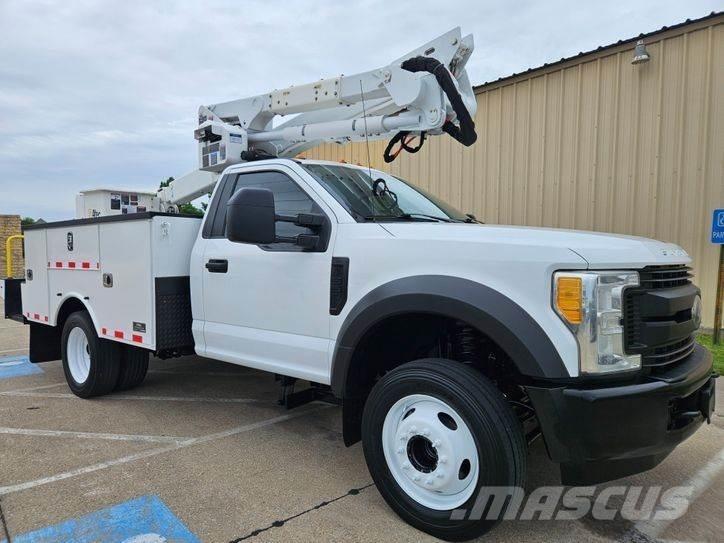 Ford F-550 Platforme aeriene montate pe camion