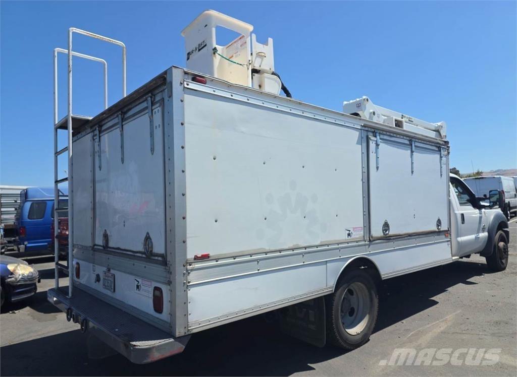 Ford F-550 Platforme aeriene montate pe camion