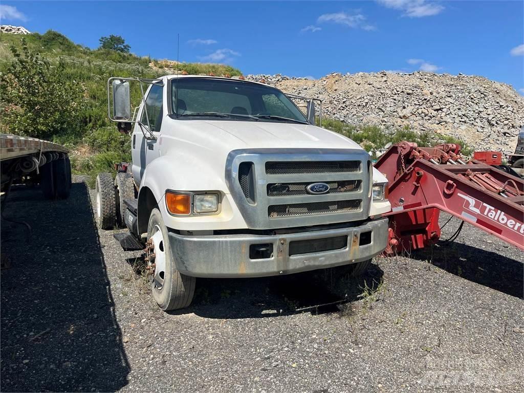 Ford F-650 Camion cabina sasiu