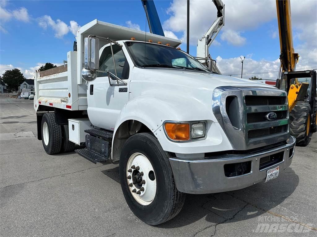 Ford F-750 Autobasculanta