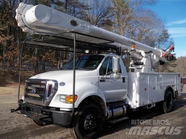 Ford F-750 Platforme aeriene montate pe camion