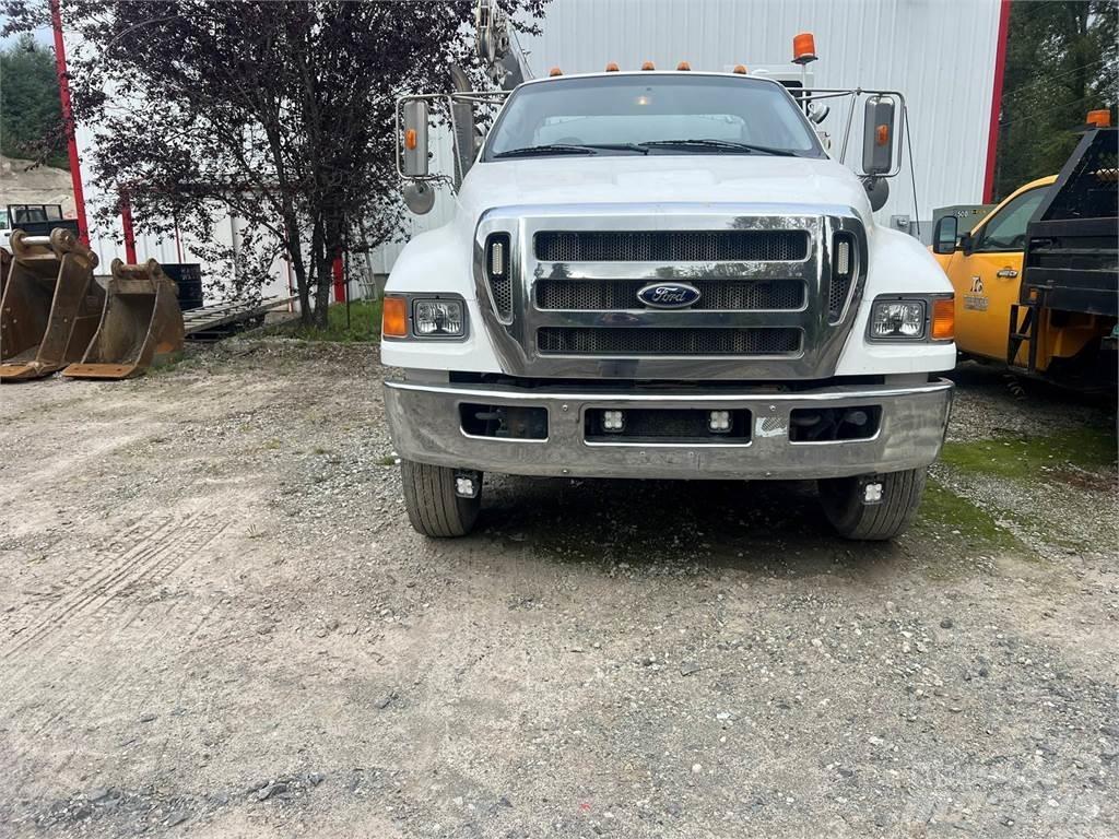 Ford F-750 Municipal/vehicul cu uz general