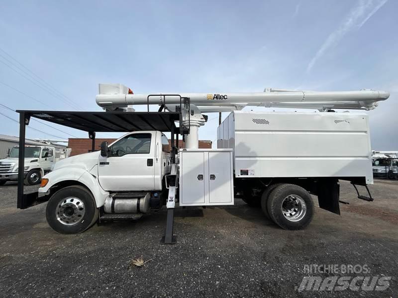 Ford F-750 Platforme aeriene montate pe camion