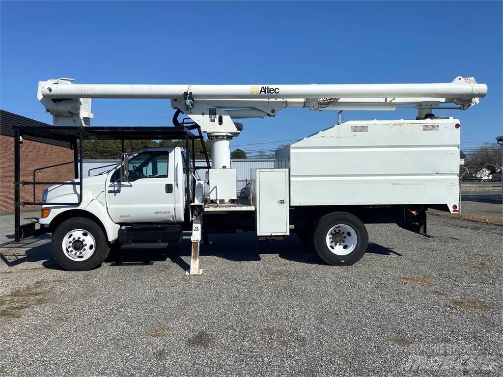 Ford F-750 Platforme aeriene montate pe camion