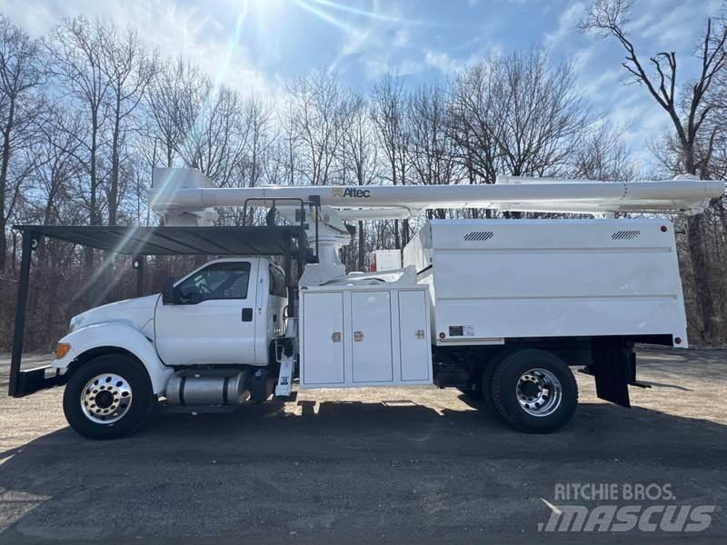 Ford F-750 Platforme aeriene montate pe camion