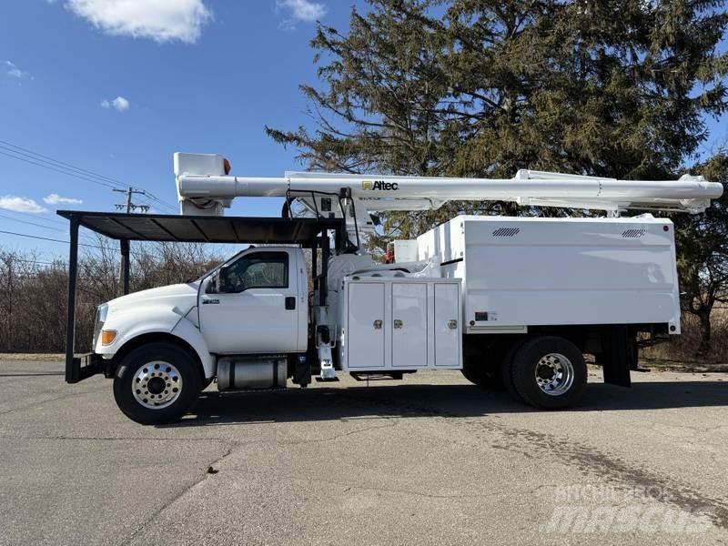 Ford F-750 Platforme aeriene montate pe camion