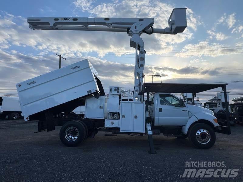 Ford F-750 Platforme aeriene montate pe camion