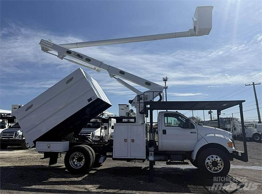Ford F-750 Platforme aeriene montate pe camion
