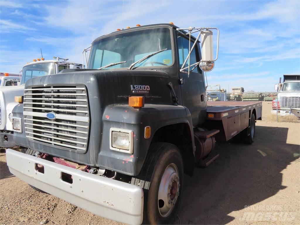 Ford L8000 Autobasculanta
