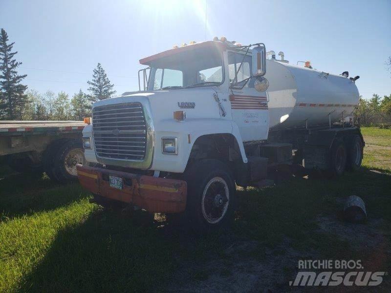 Ford L8000 Cisterne