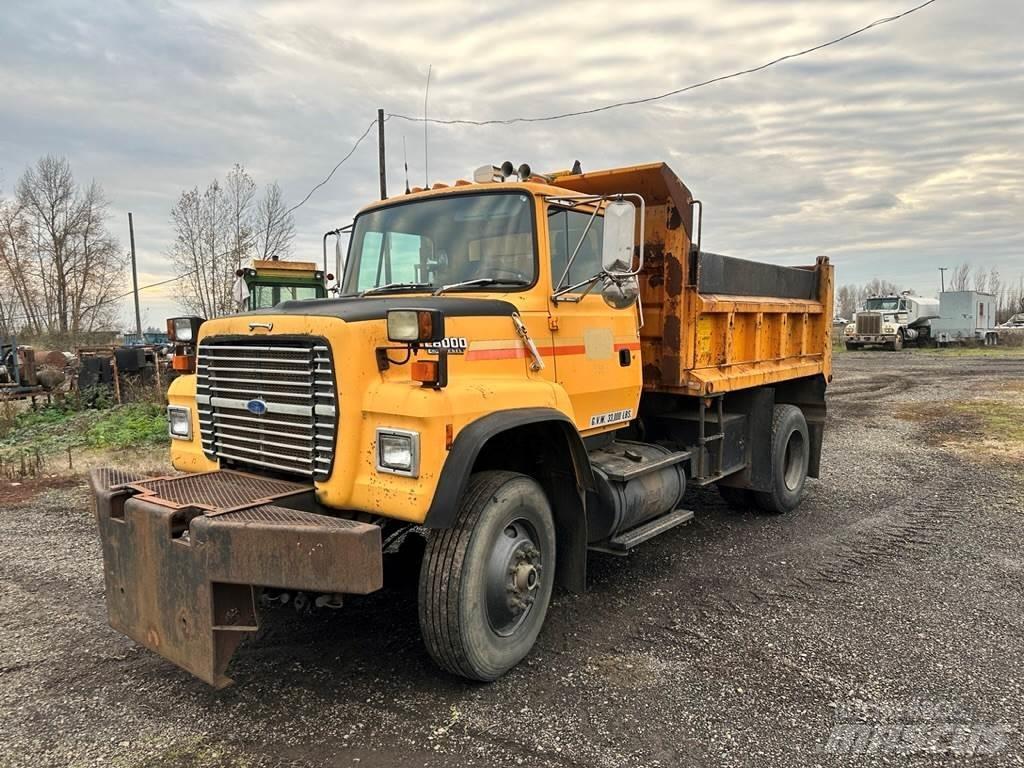 Ford L8000 Autobasculanta