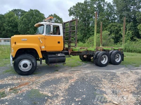 Ford L8000 Camion pentru lemne