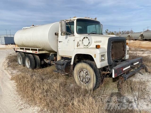 Ford L9000 Cisterne