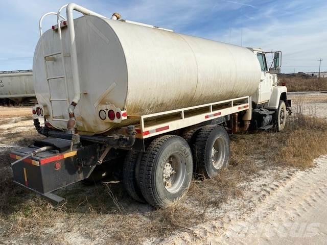 Ford L9000 Cisterne