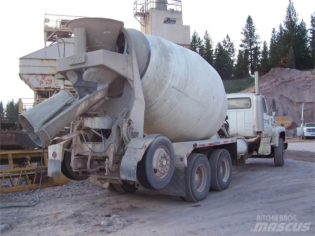 Ford LT9000 Betoniera